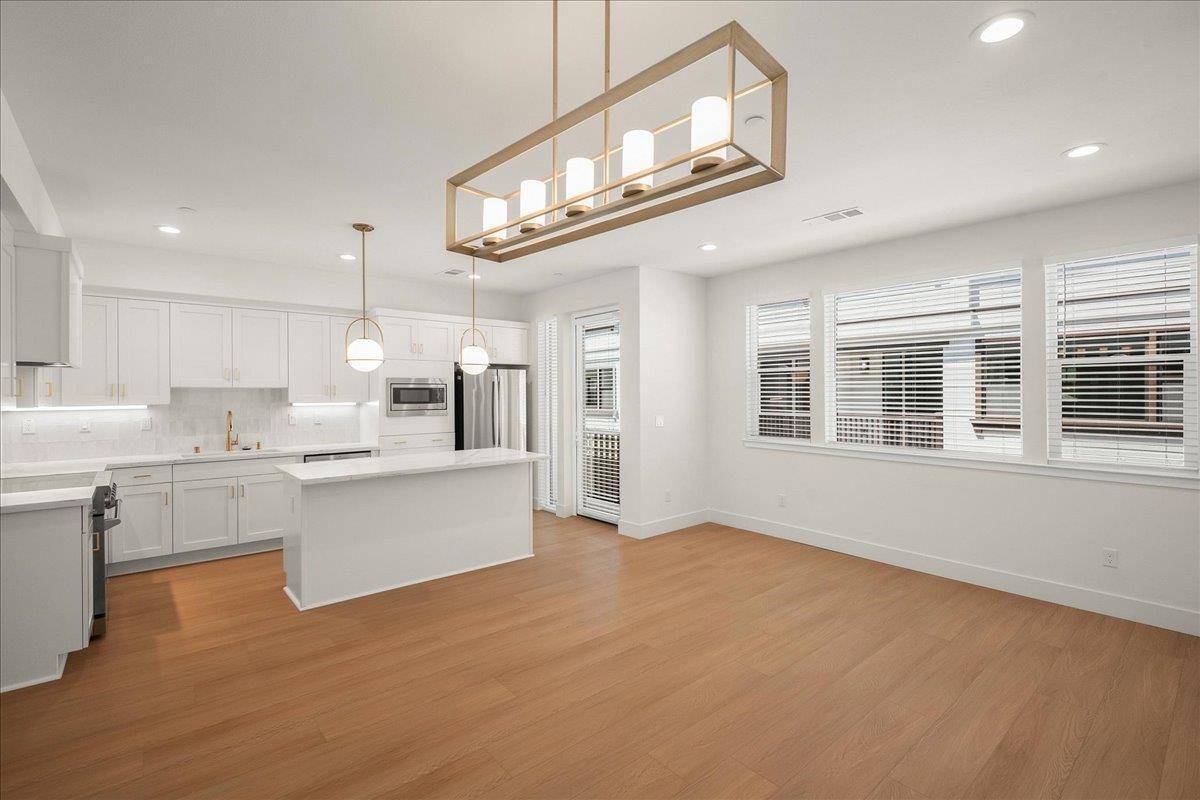 Sunnyvale, CA 94086,224 Carroll ST 8