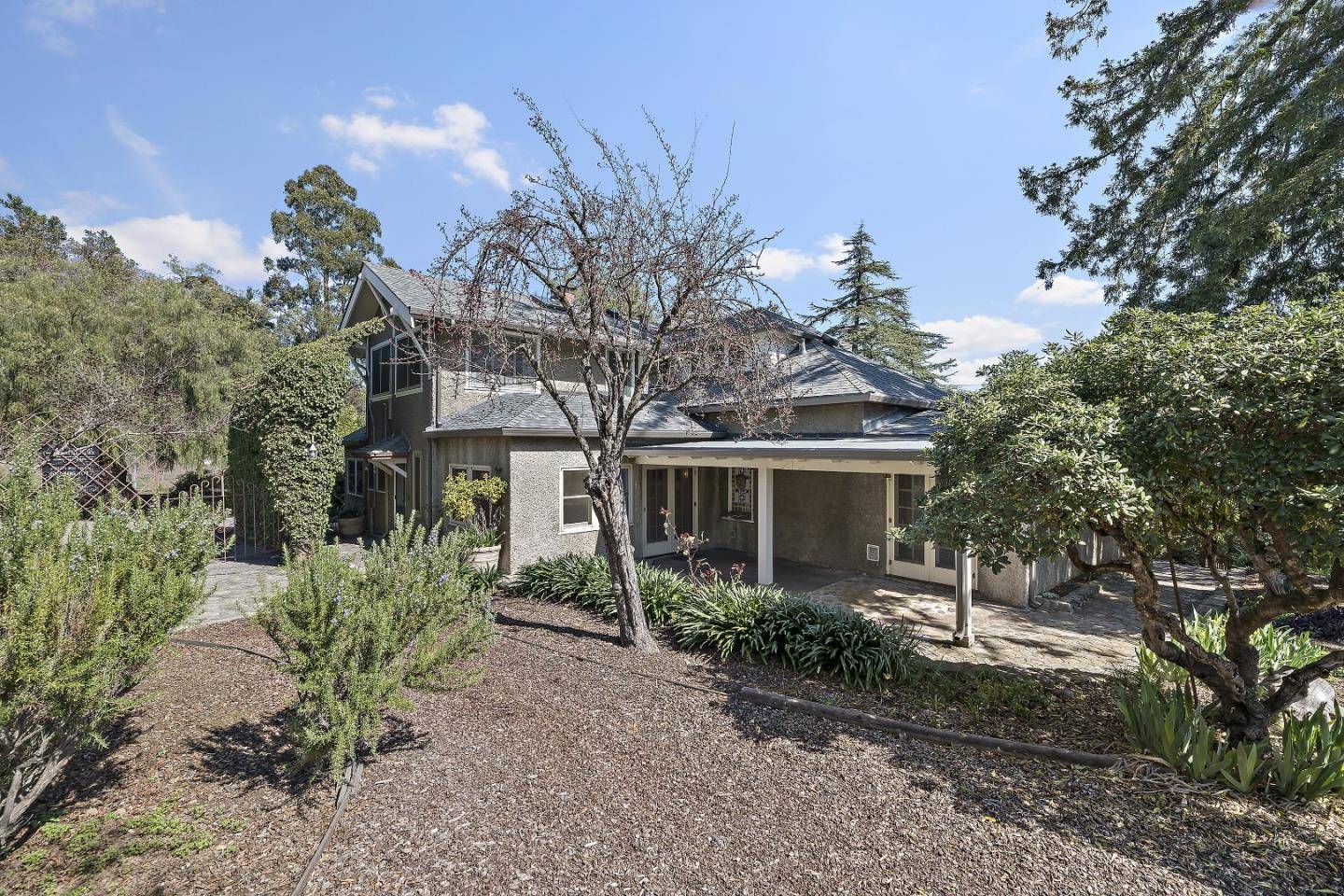 Los Gatos, CA 95030,100 Wood RD