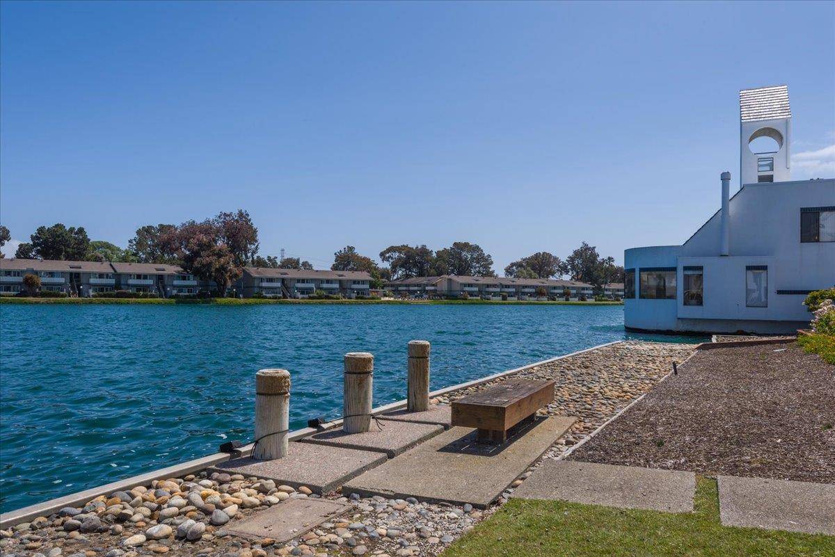 Foster City, CA 94404,933 Lido LN