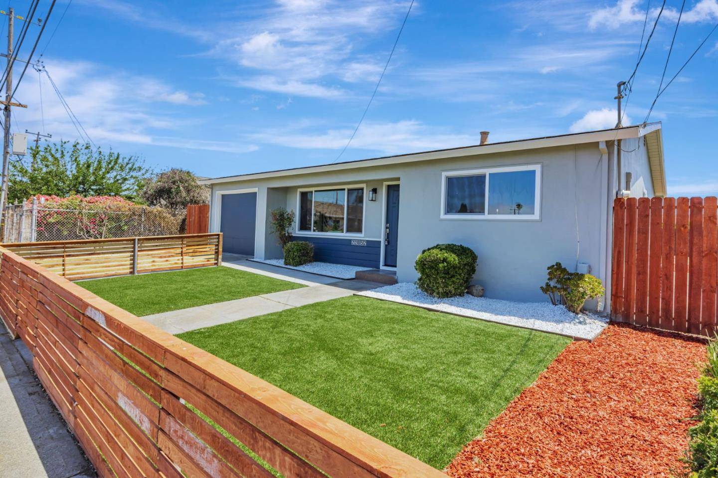 Hayward, CA 94541,22052 Thelma RNCH