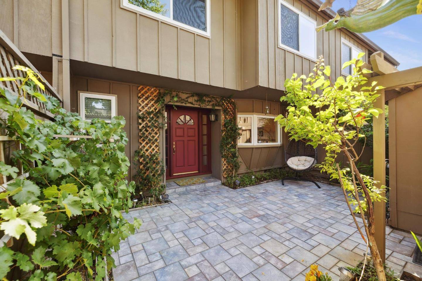 Los Gatos, CA 95032,307 Willow Hill CT