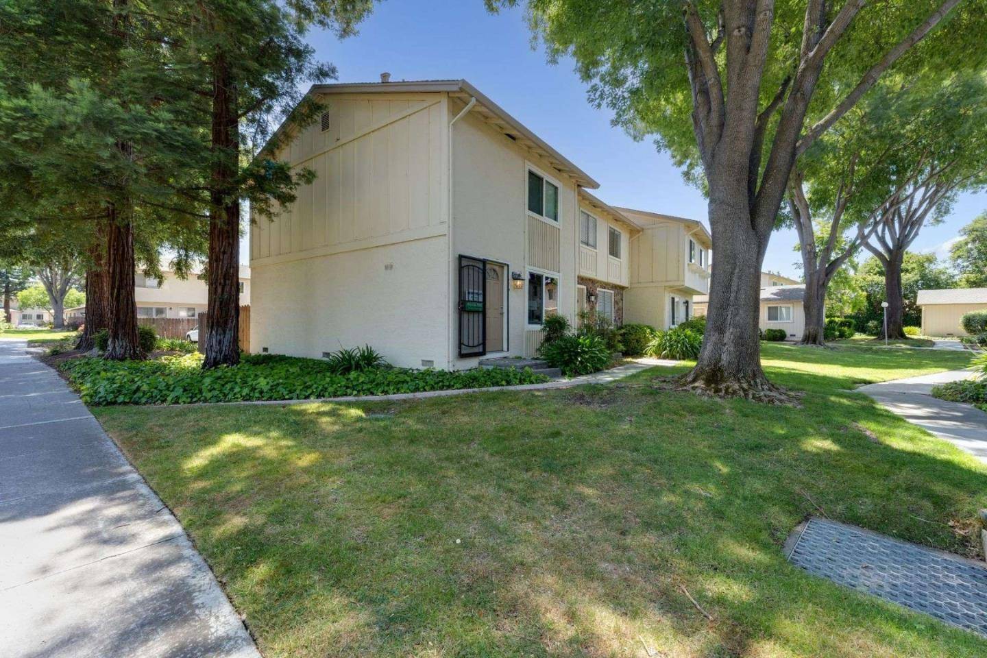 Pleasanton, CA 94588,3696 Woodbine WAY