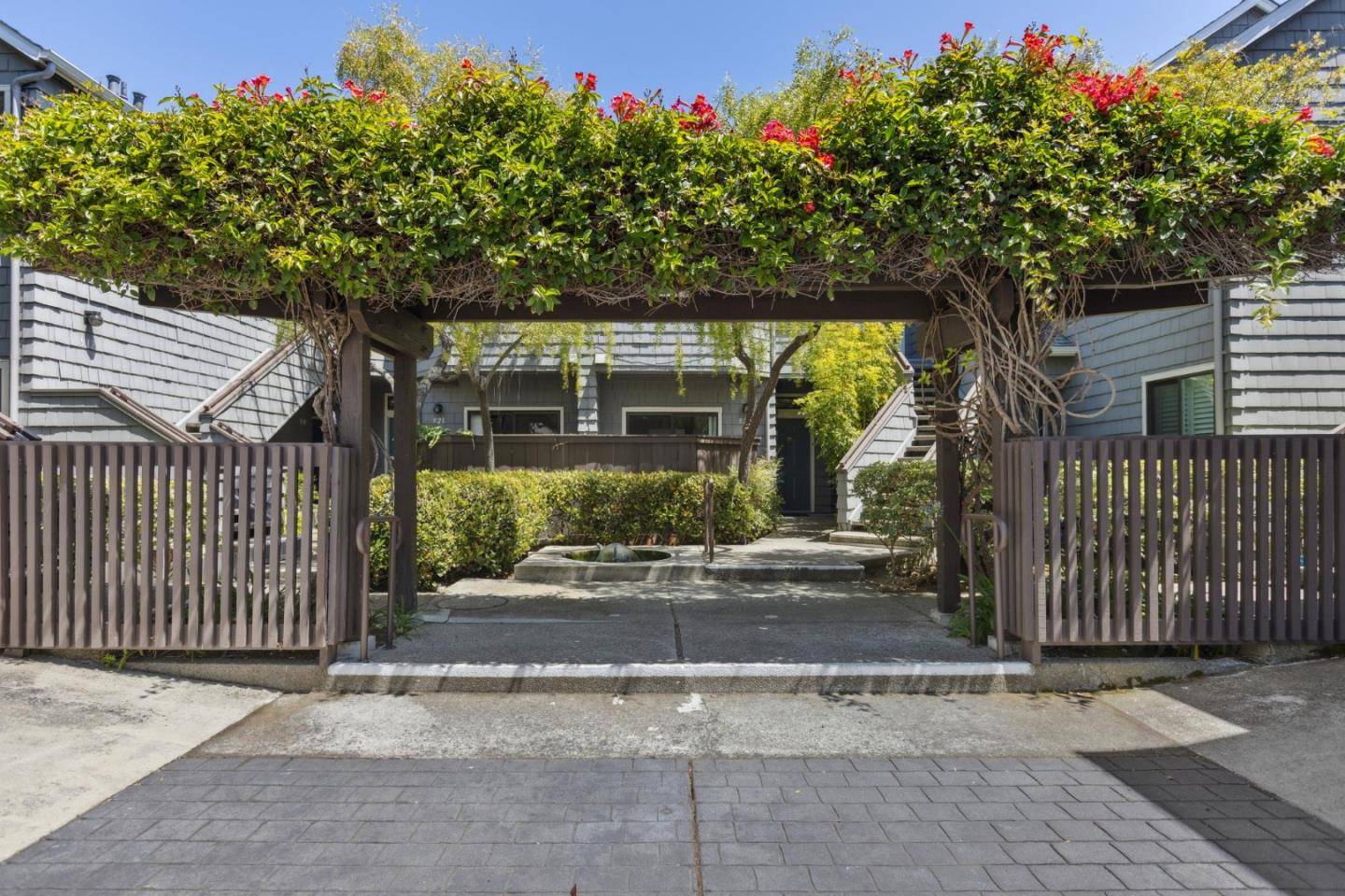 San Mateo, CA 94404,919 Shoreline DR