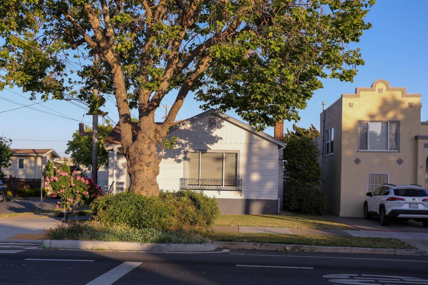 Oakland, CA 94605,2570 Havenscourt BLVD