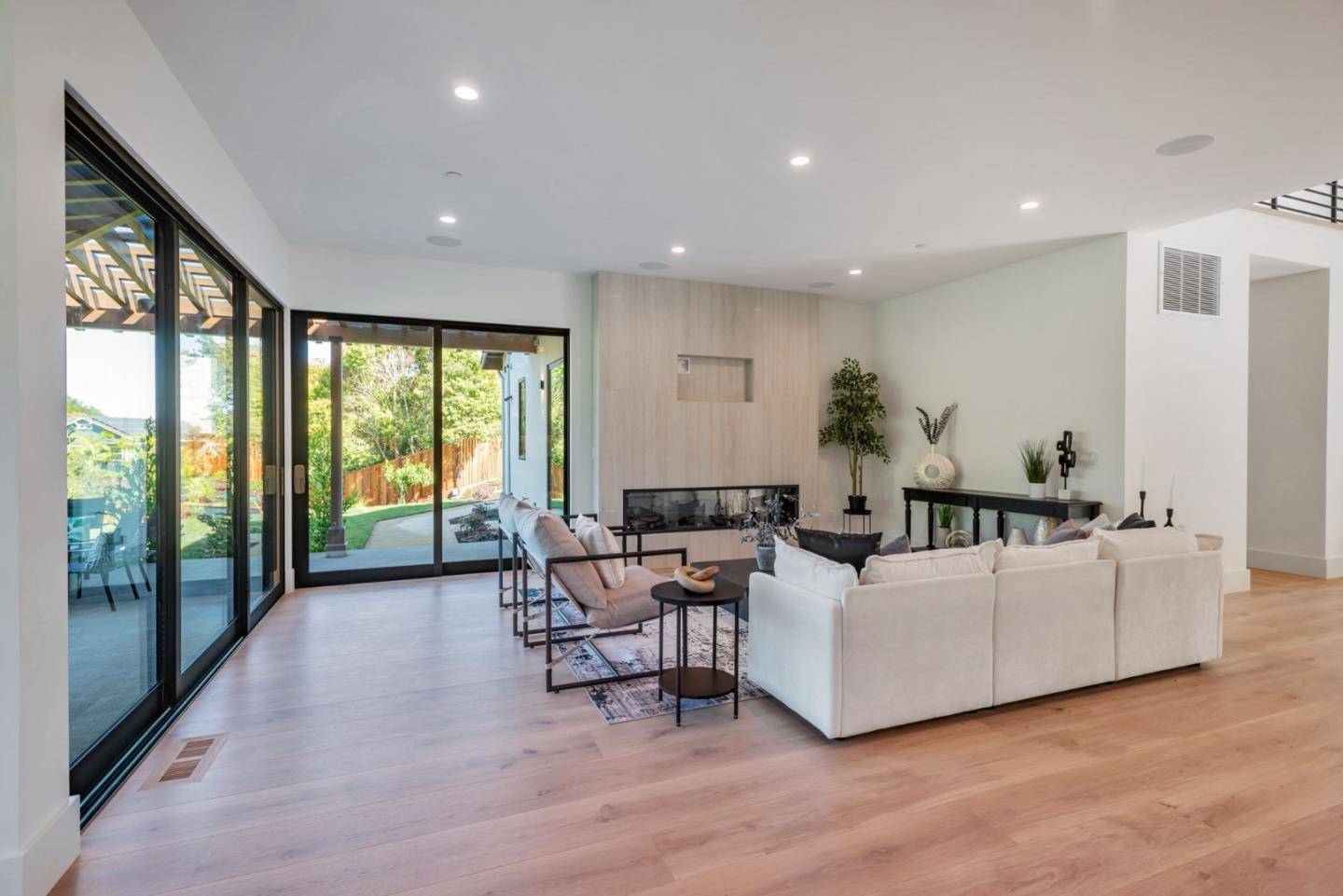 Redwood City, CA 94062,1019 Wilmington WAY