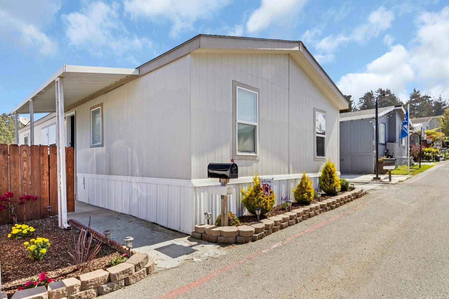 Moss Landing, CA 95039,1900 Highway 1 62