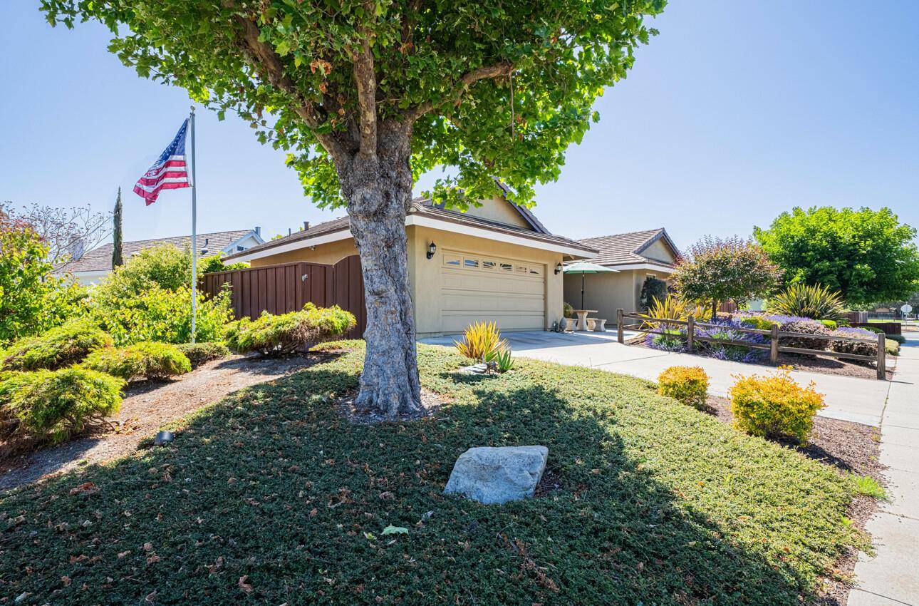 Salinas, CA 93908,22470 Estoque PL