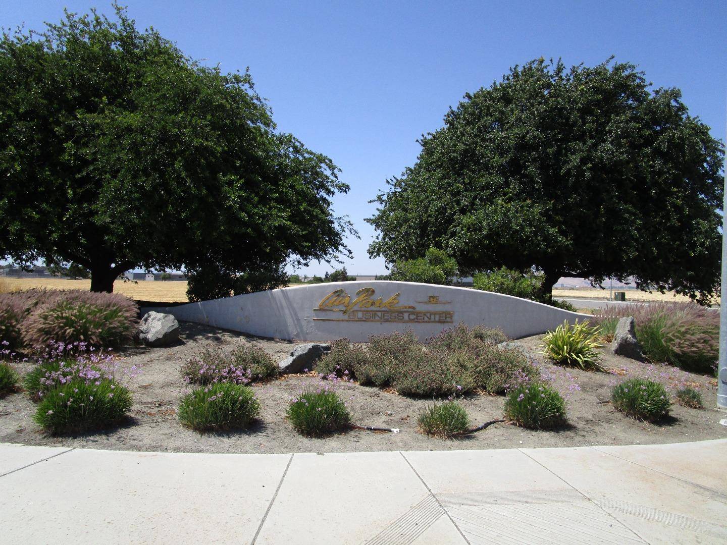 Hollister, CA 95023,1810 Airway DR
