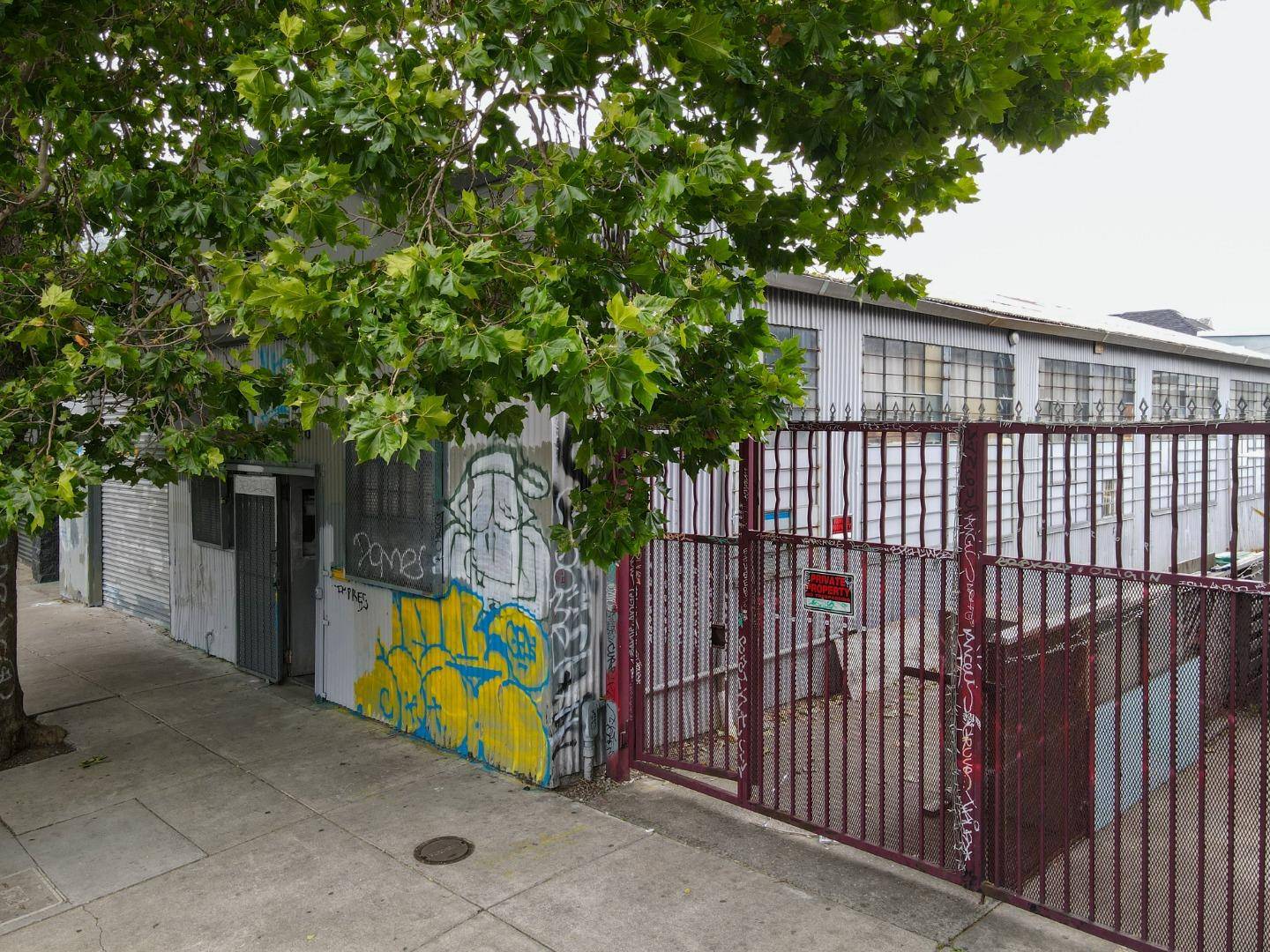 Oakland, CA 94608,5526 San Pablo AVE