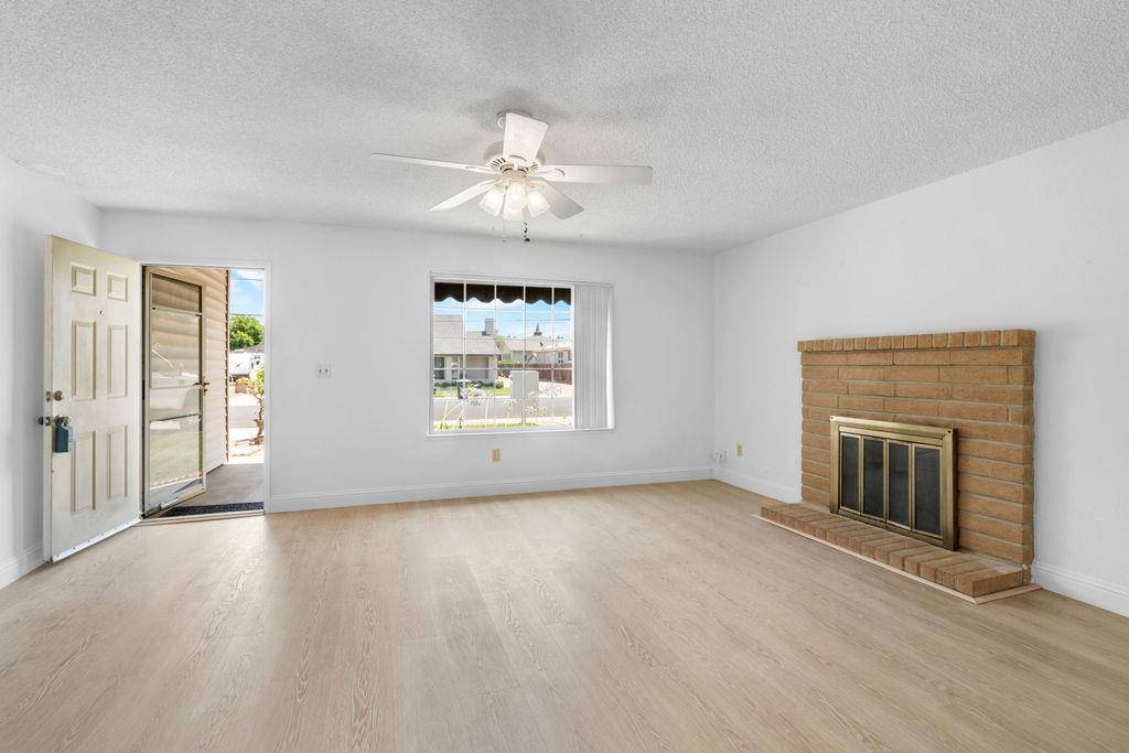 Ripon, CA 95366,257 Robert AVE
