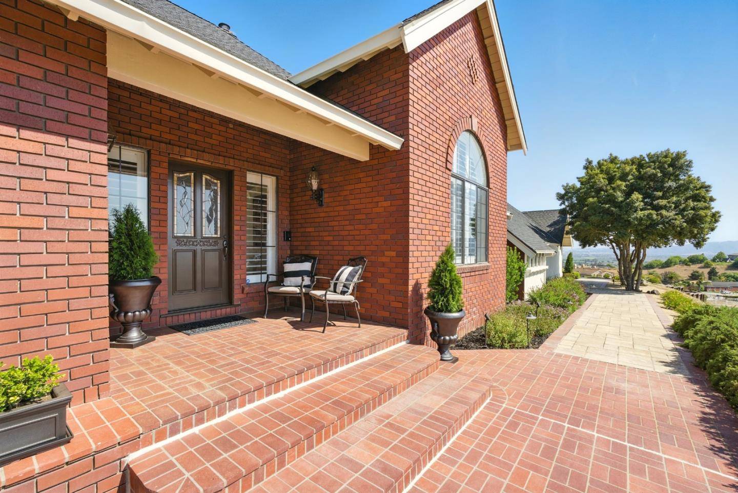 Gilroy, CA 95020,2525 Bridle Path DR