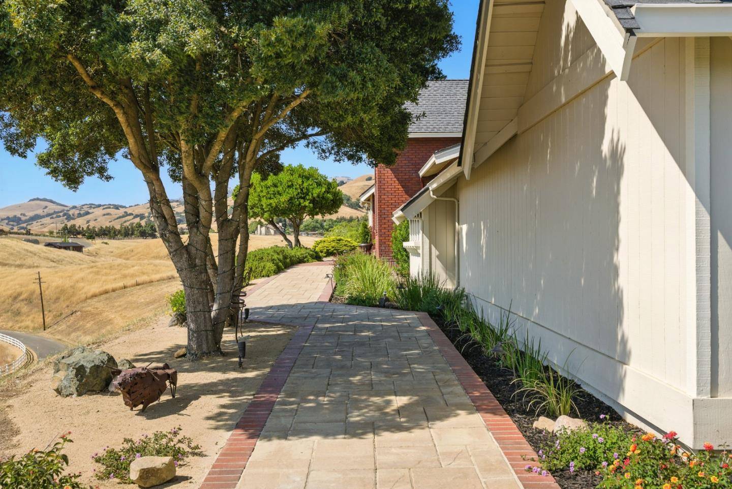 Gilroy, CA 95020,2525 Bridle Path DR