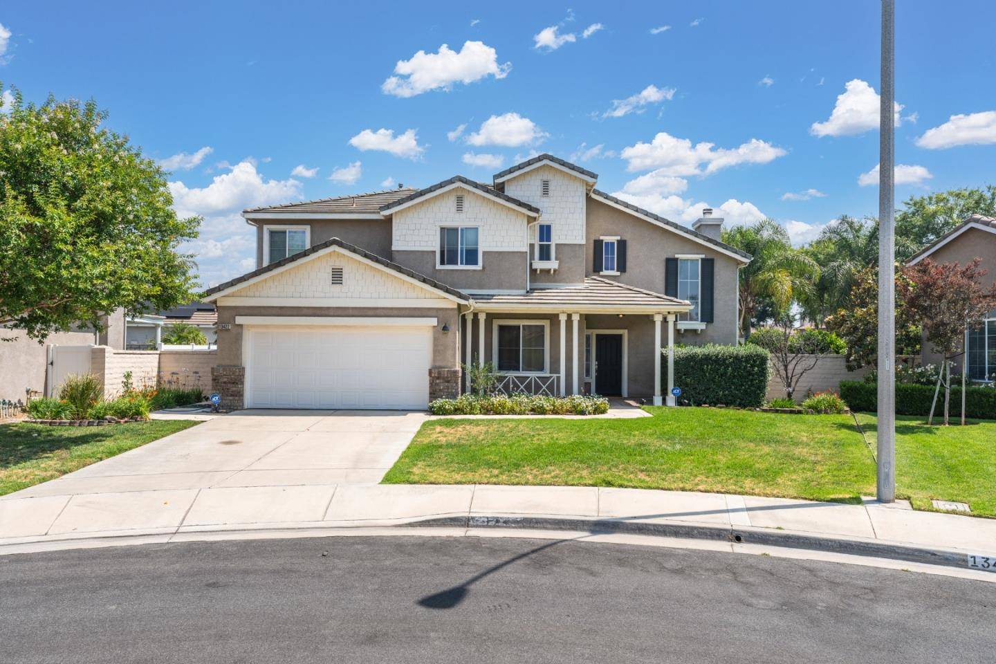 Eastvale, CA 92880,13422 Apricot Tree LN