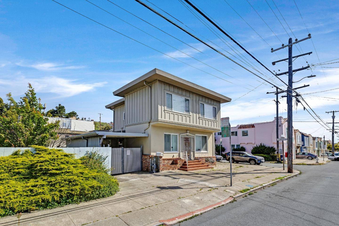 San Francisco, CA 94112,200 Cayuga AVE