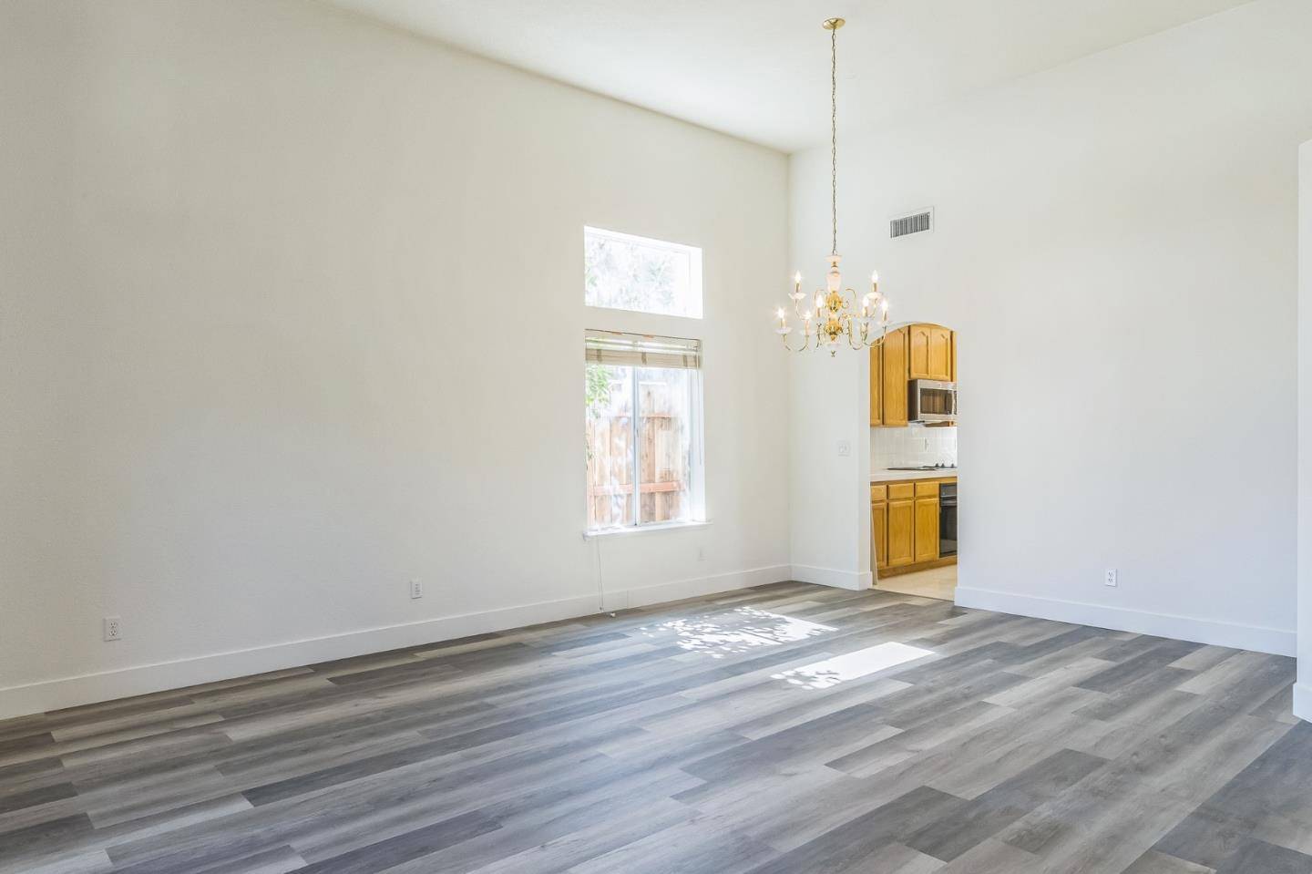 Los Banos, CA 93635,859 Sandra ST