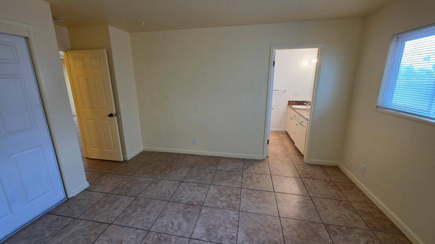 Salinas, CA 93906,740 Saratoga DR