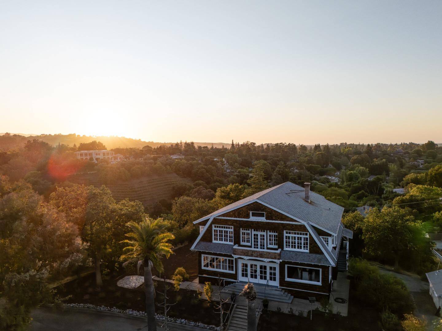 Los Altos Hills, CA 94022,25671 Chapin RD