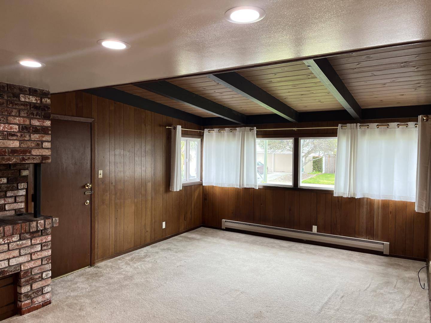 Millbrae, CA 94030,886 Robin LN
