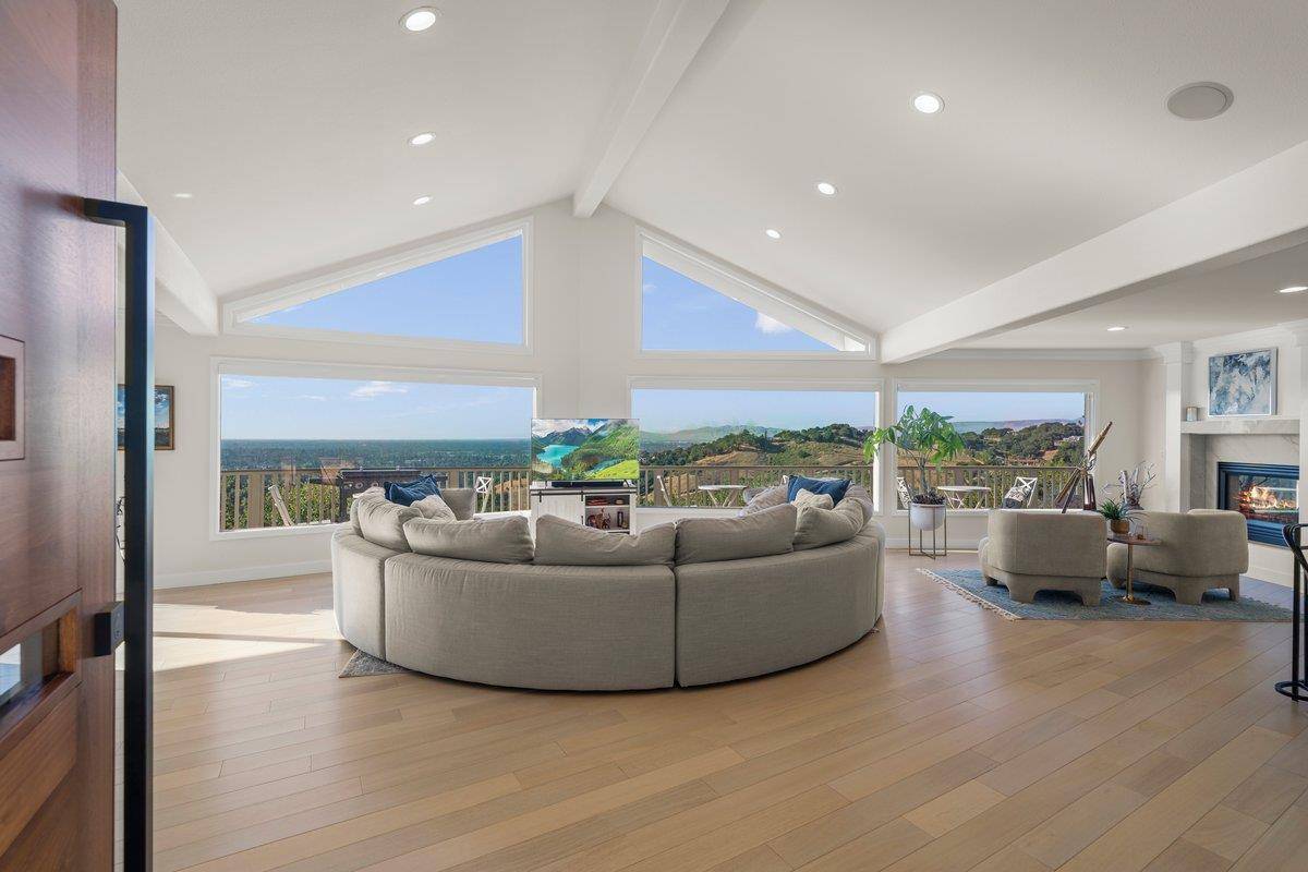 Los Gatos, CA 95032,136 Teresita WAY
