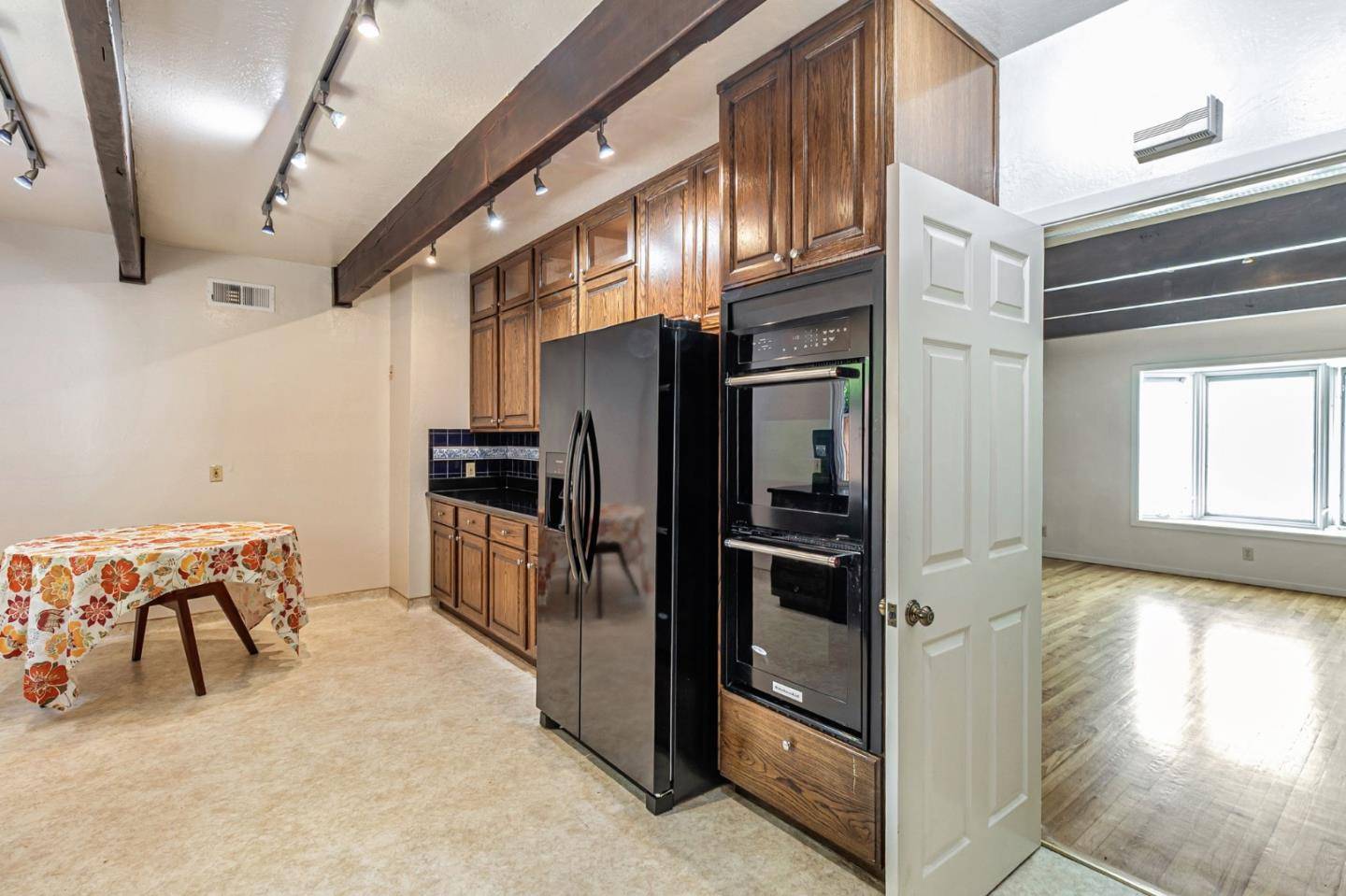 Palo Alto, CA 94303,2331 Carmel DR