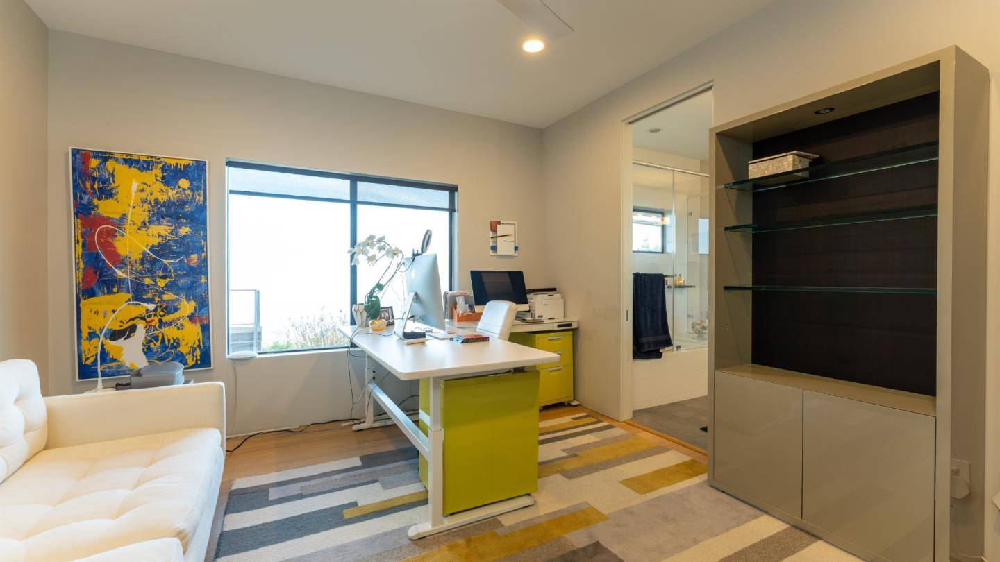 Los Altos Hills, CA 94024,Address not disclosed