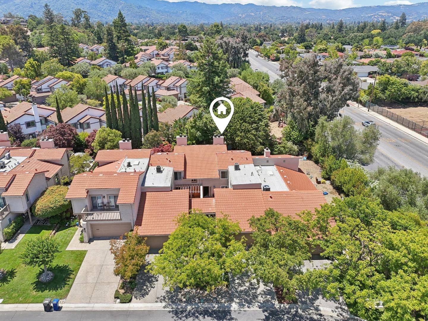 Los Gatos, CA 95032,142 Calle Larga
