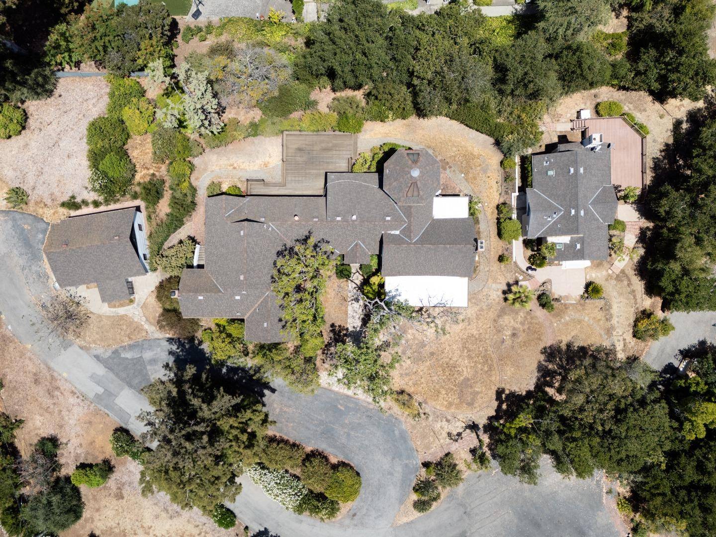 Los Altos Hills, CA 94022,13888 Fremont Pines LN