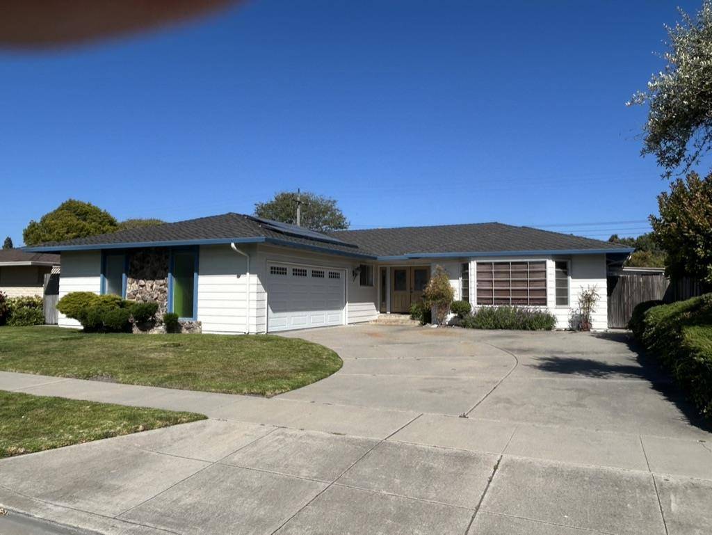 Salinas, CA 93901,1230 Pasatiempo WAY