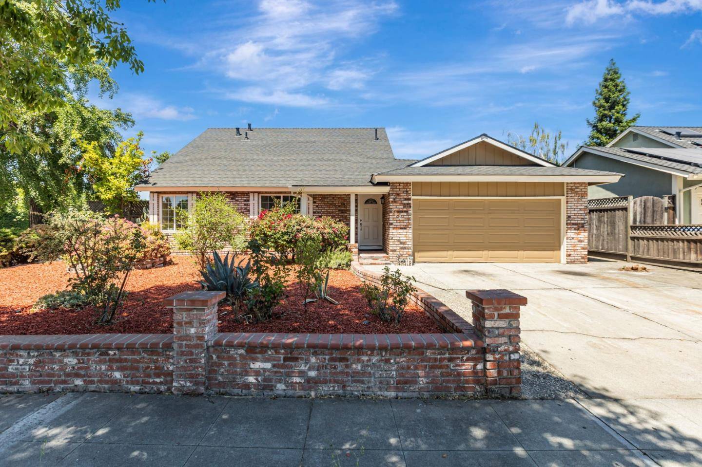 San Jose, CA 95123,302 Henderson DR