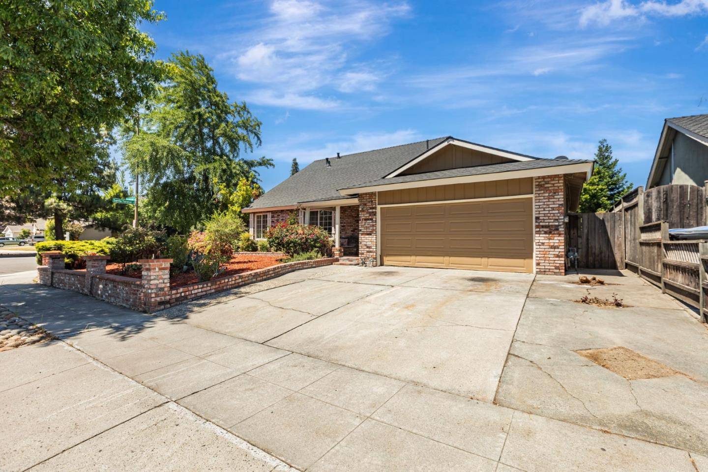 San Jose, CA 95123,302 Henderson DR