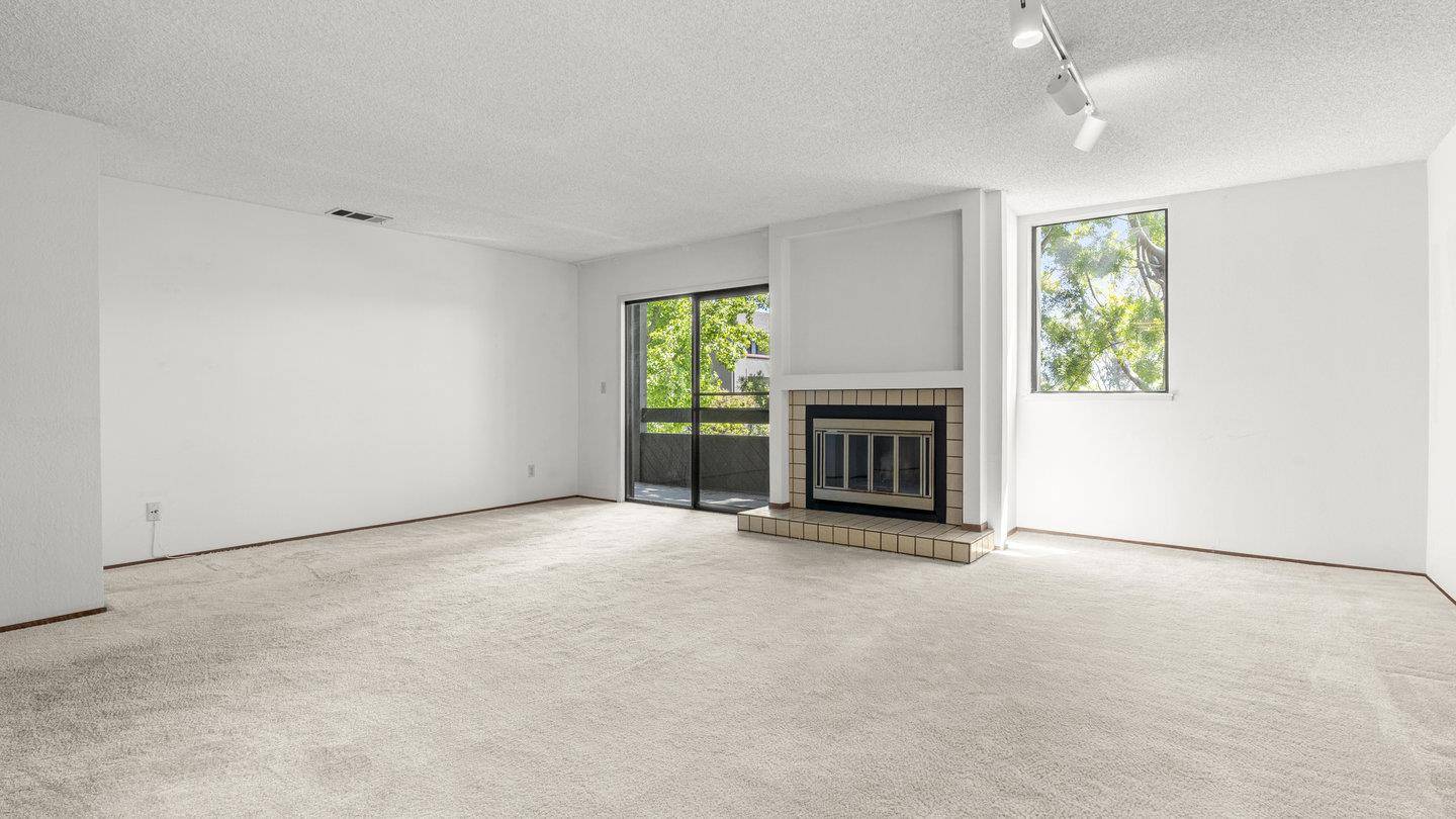 Foster City, CA 94404,780 Sea Spray LN 211