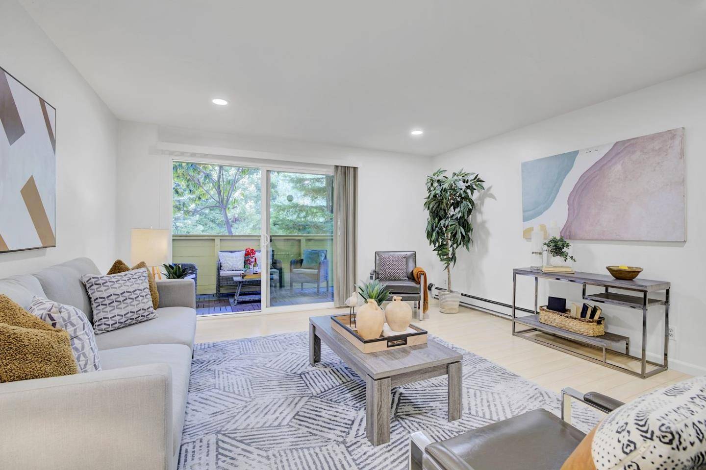Mountain View, CA 94040,1031 Crestview DR 109
