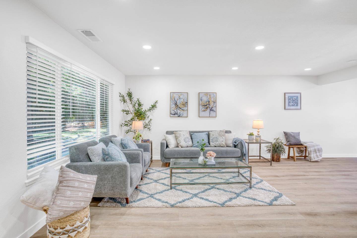 San Jose, CA 95132,3016 Ironside CT