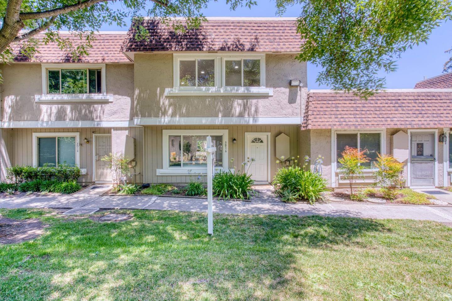 San Jose, CA 95132,3016 Ironside CT