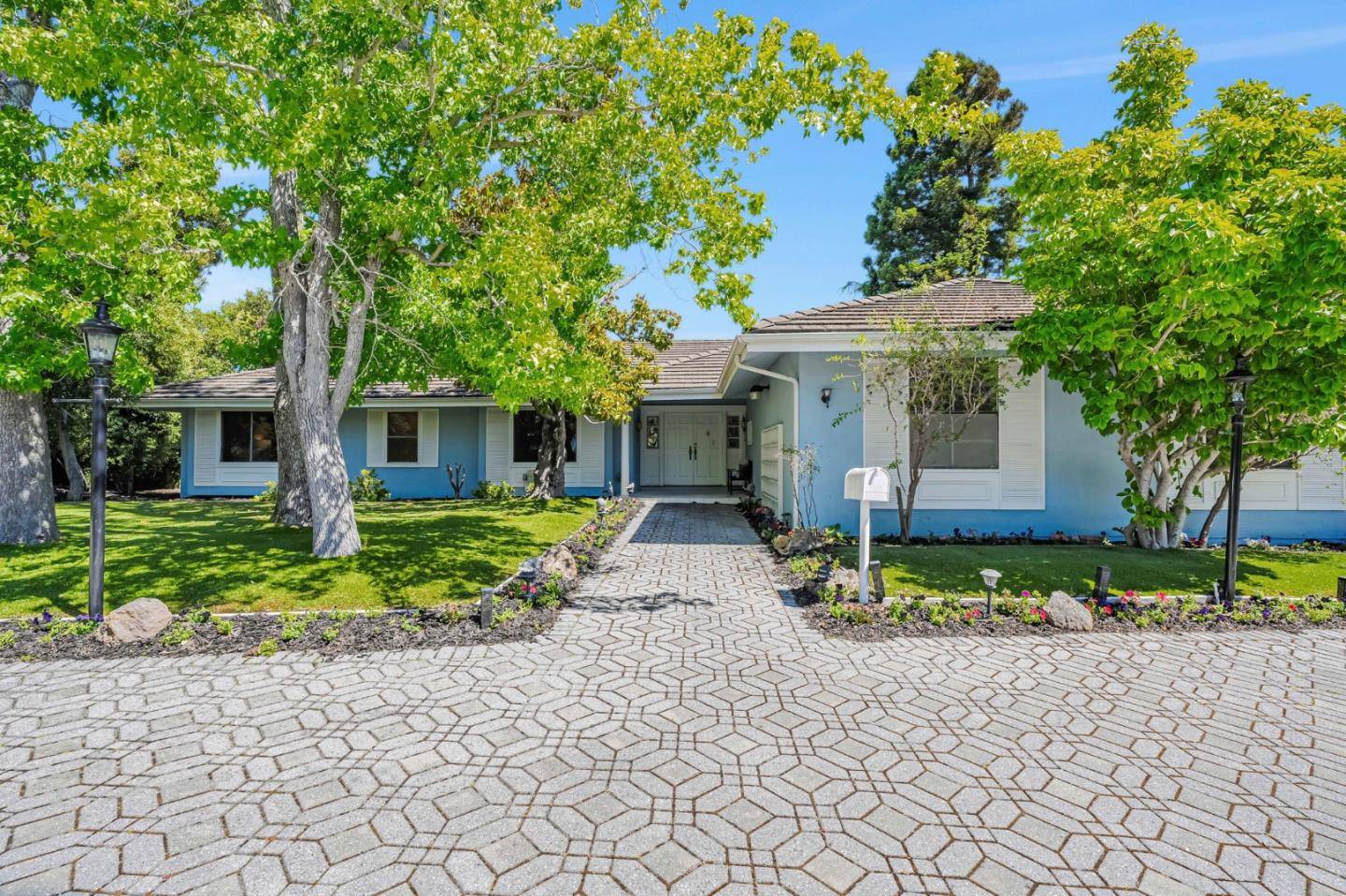 Hillsborough, CA 94010,937 Parrott DR