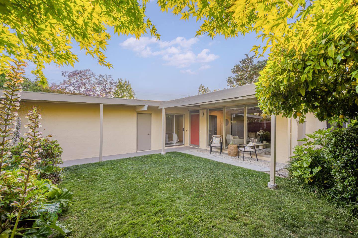 Palo Alto, CA 94303,3129 Stelling DR