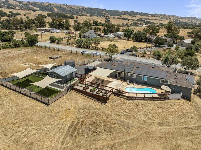 Gilroy, CA 95020,2985 Roop RD