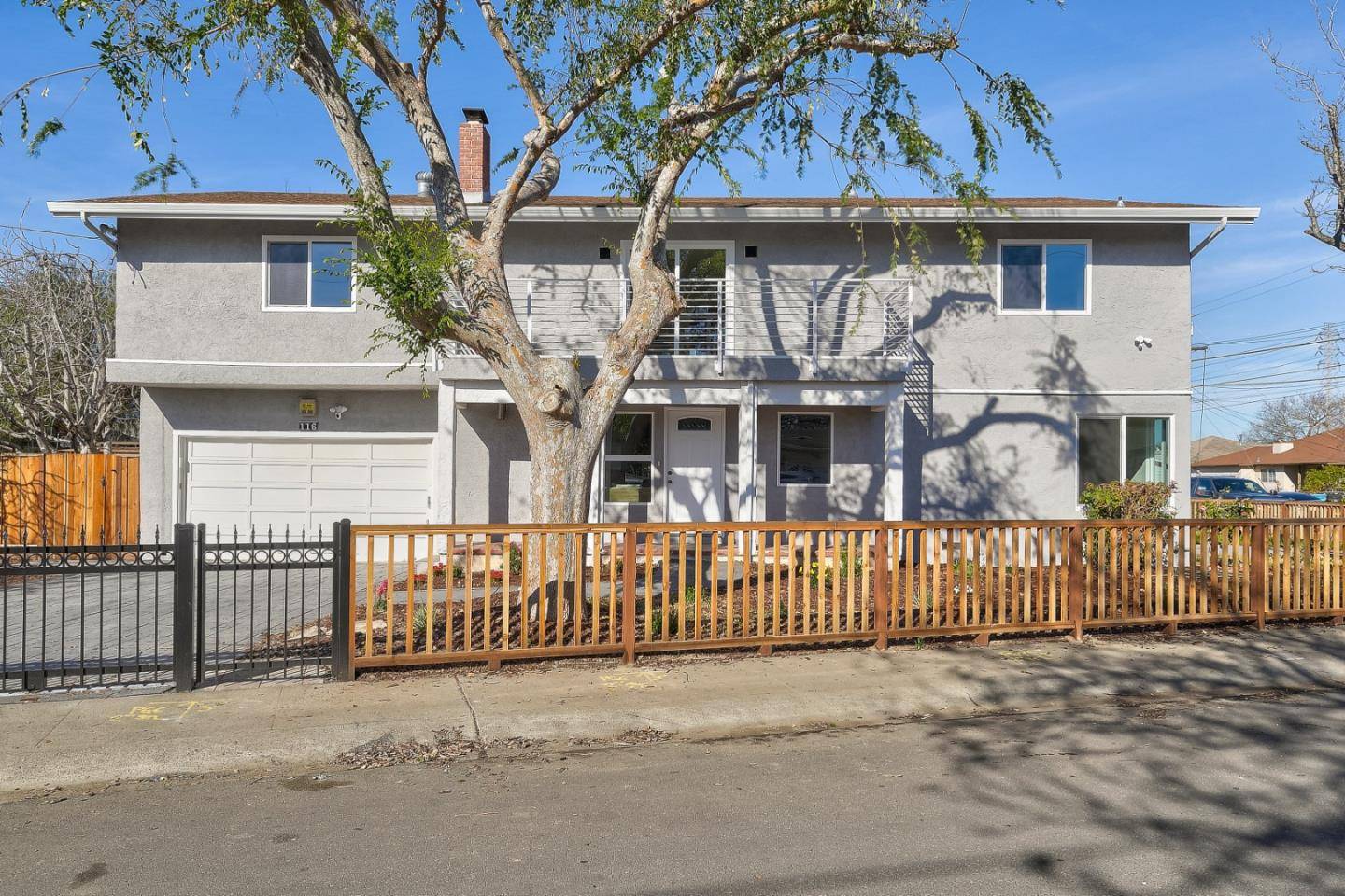 East Palo Alto, CA 94303,116 Daphne WAY