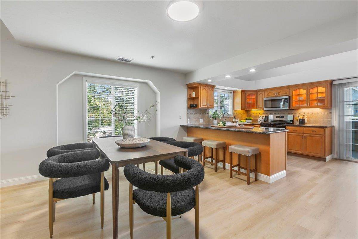 Cupertino, CA 95014,10090 Pasadena AVE B4