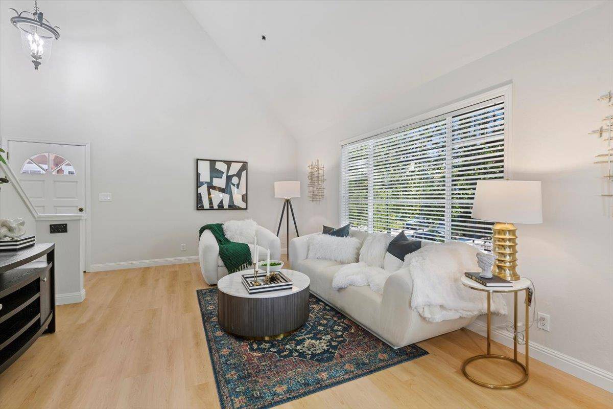 Cupertino, CA 95014,10090 Pasadena AVE B4