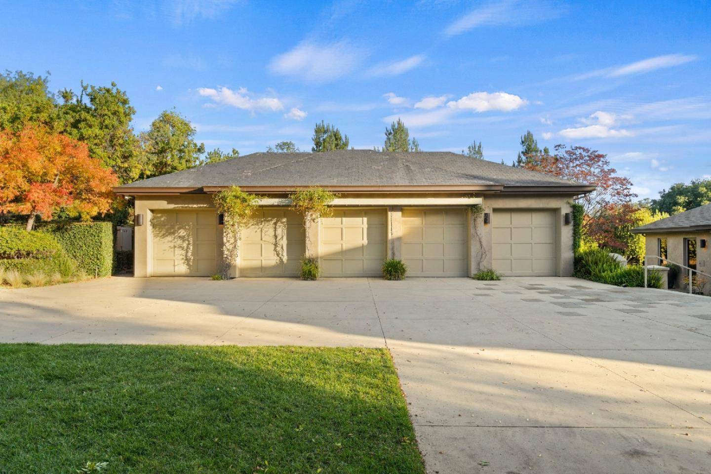 Los Altos Hills, CA 94022,26140 Rancho Manuella LN