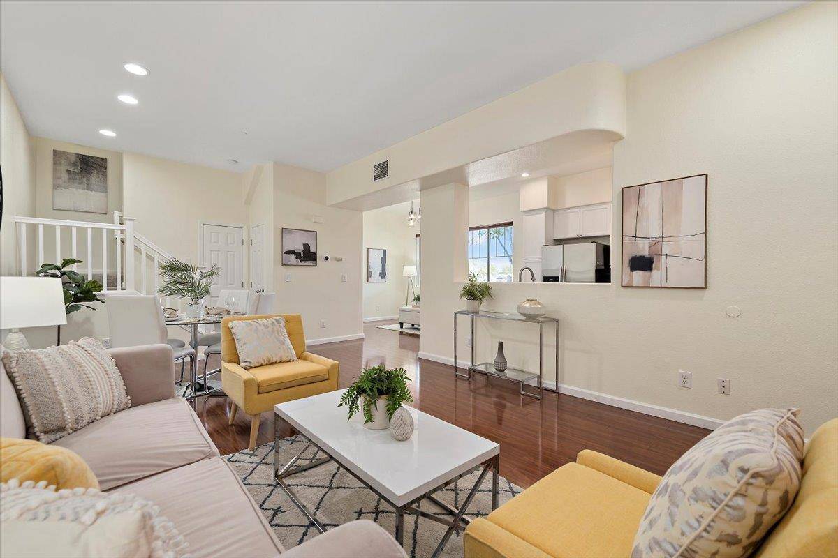 Milpitas, CA 95035,896 Towne DR