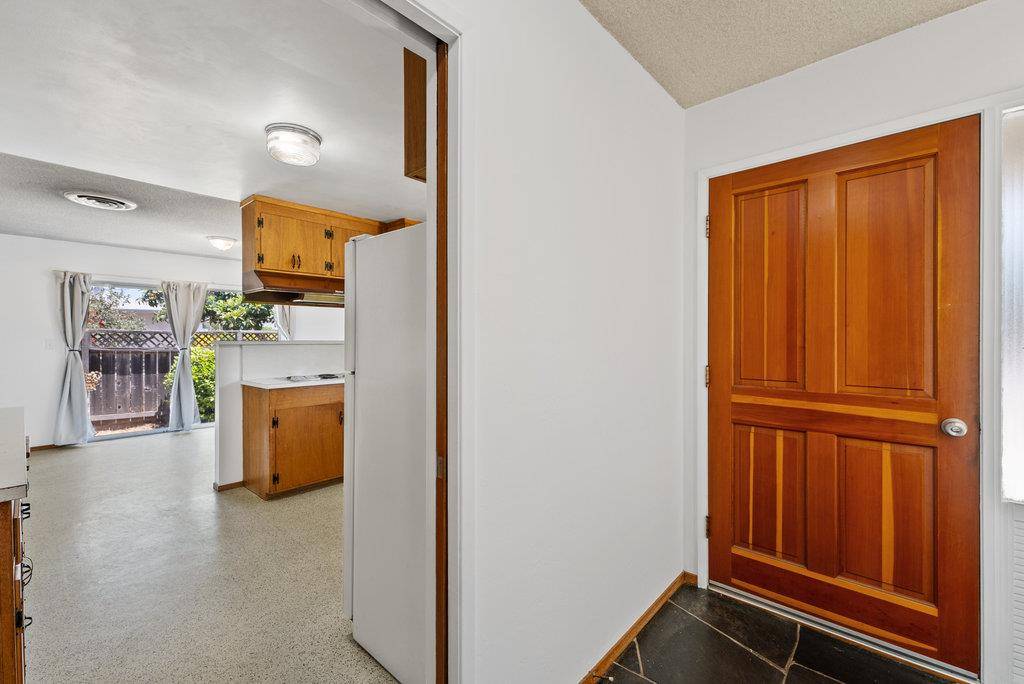 Santa Cruz, CA 95062,2107 Chanticleer AVE