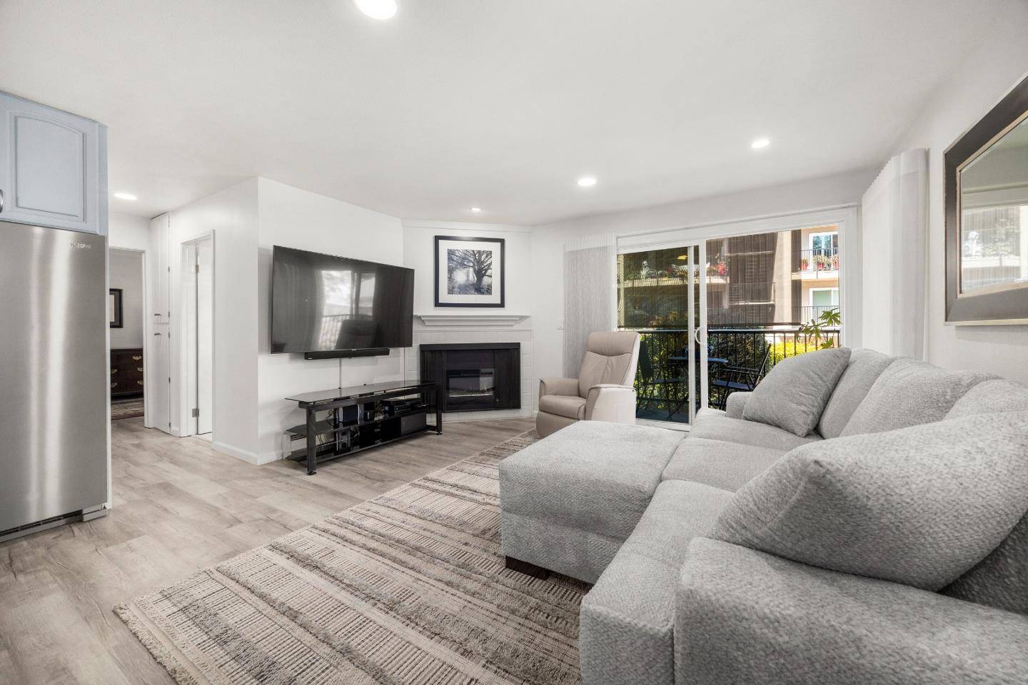 Capitola, CA 95010,825 Balboa AVE 102