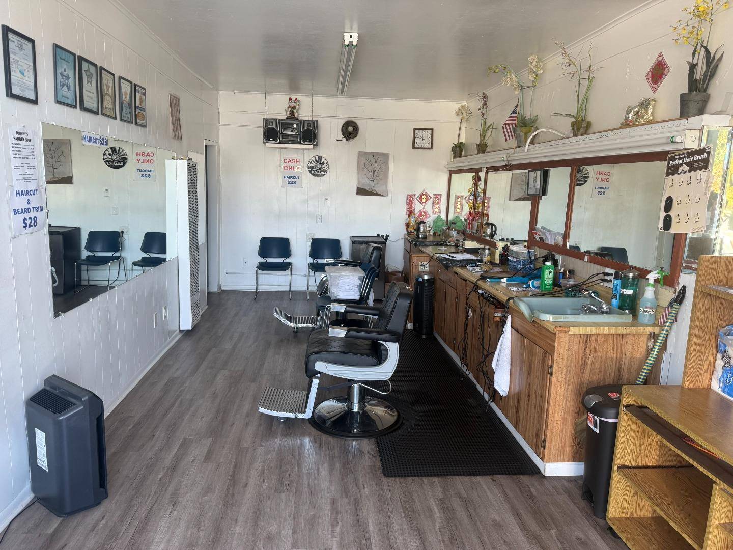 Pacifica, CA 94044,190 Clarendon RD