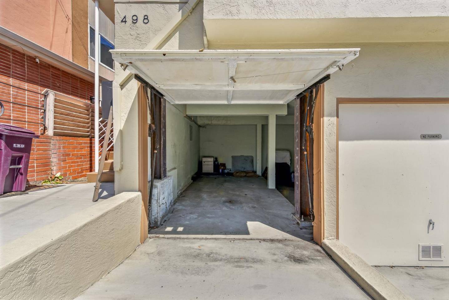 Oakland, CA 94610,498 Capital ST