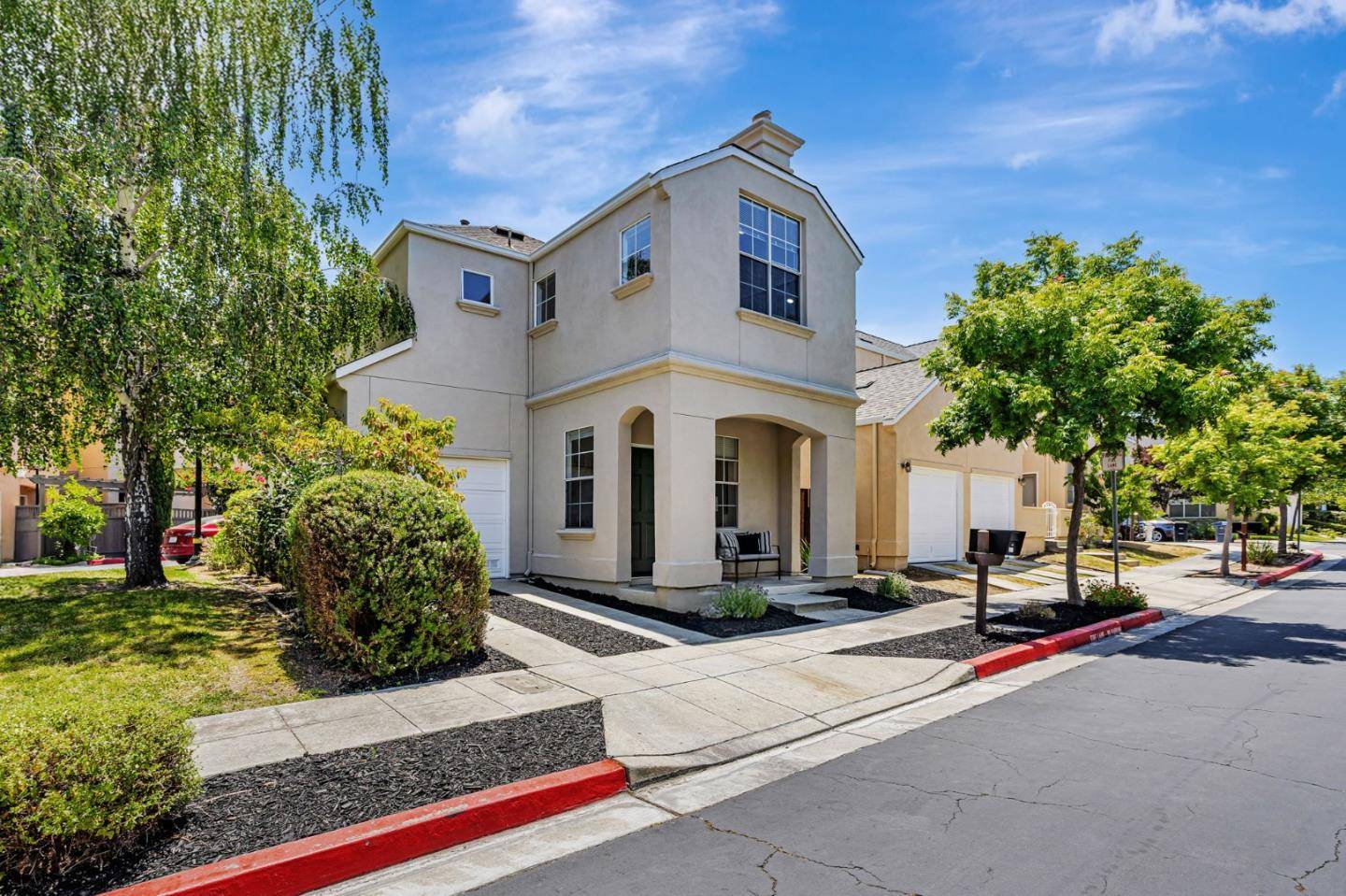 Mountain View, CA 94040,103 Whits RD