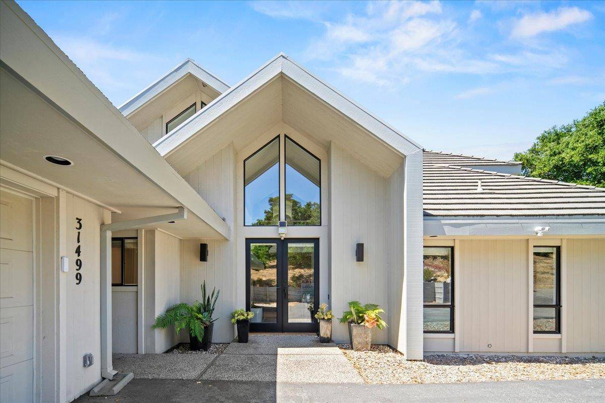Carmel Valley, CA 93924,31499 Via Las Rosas