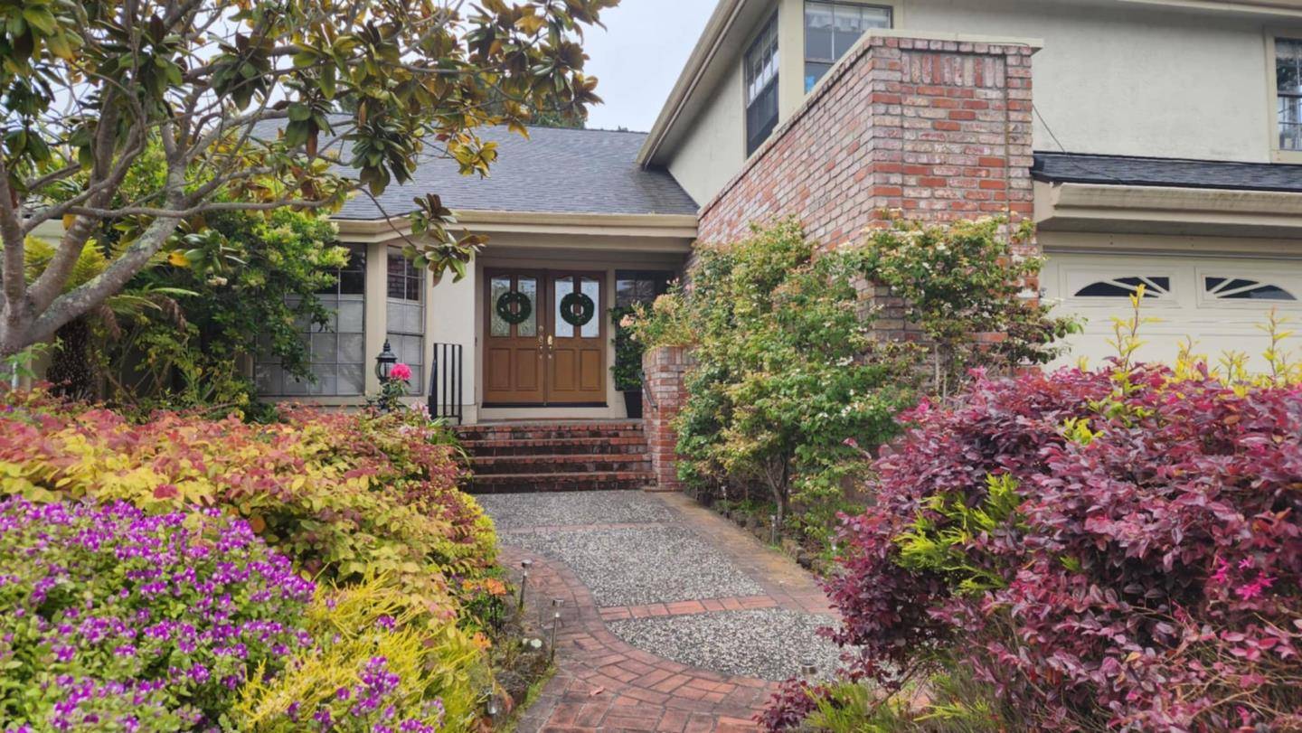 Half Moon Bay, CA 94019,443 Burning Tree CT