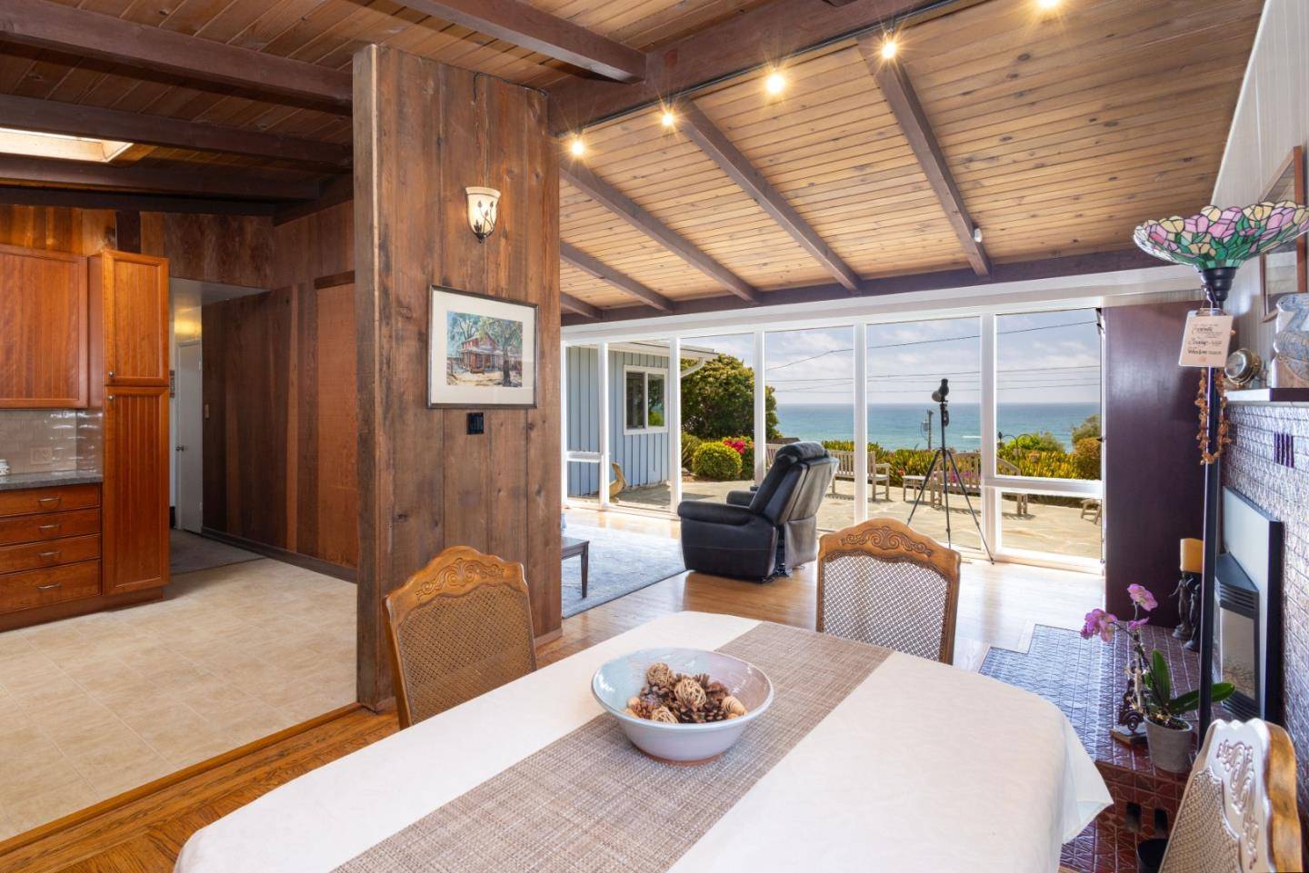Moss Beach, CA 94038,816 Park AVE